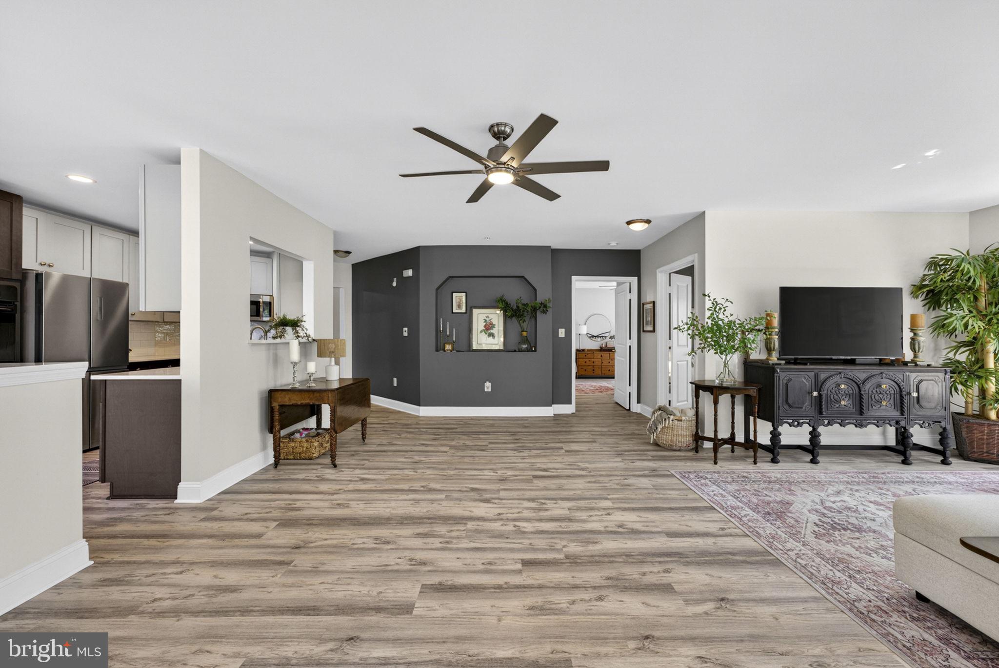SUFFIELD MEADOWS - Residential