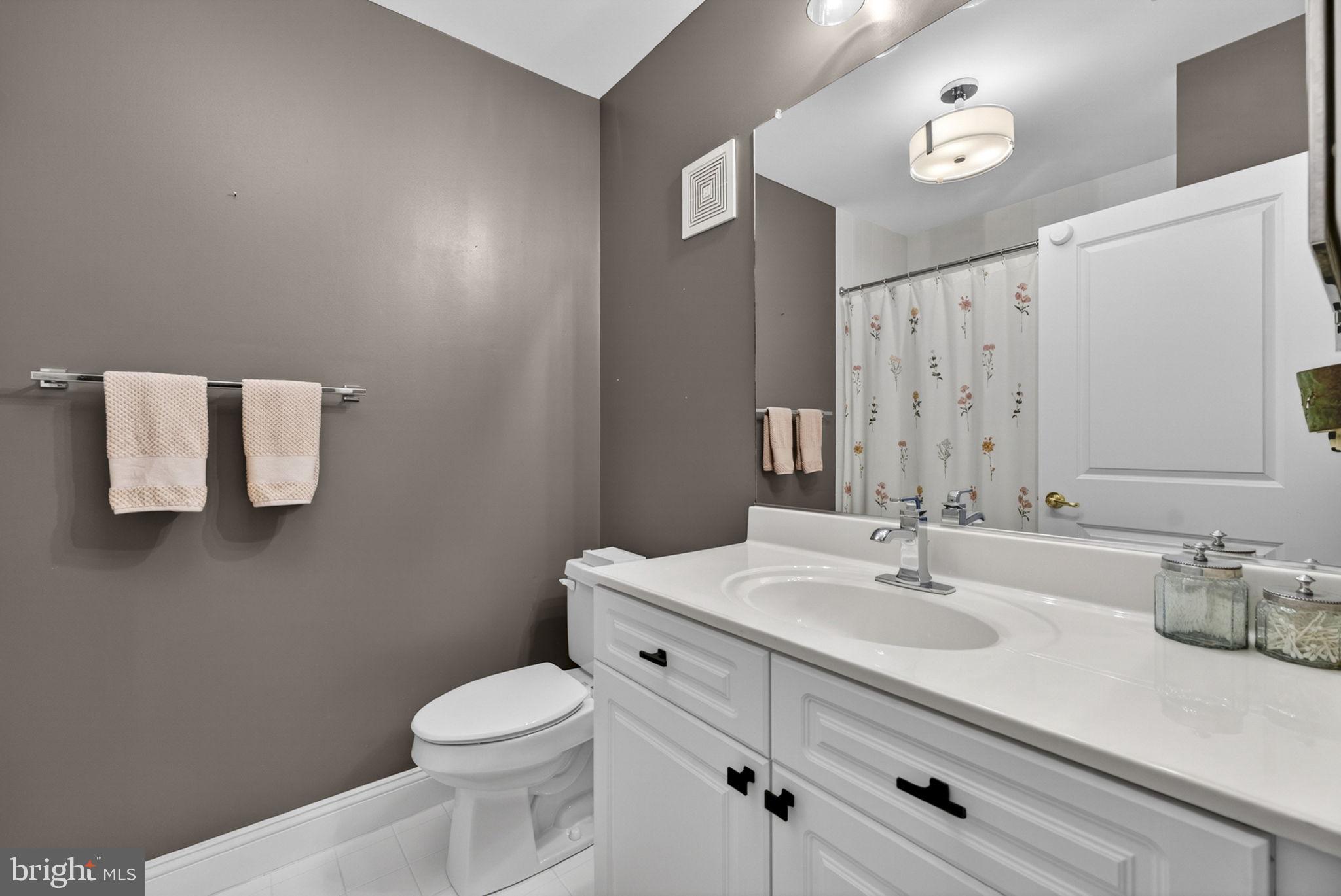 SUFFIELD MEADOWS - Residential