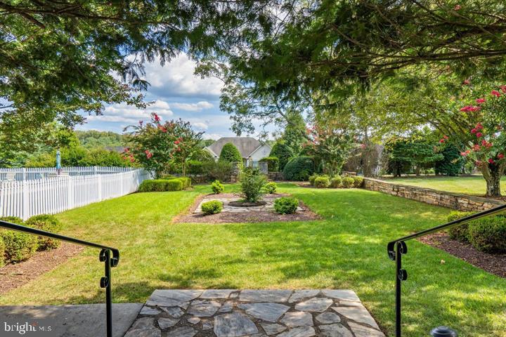 SUFFIELD MEADOWS - Residential