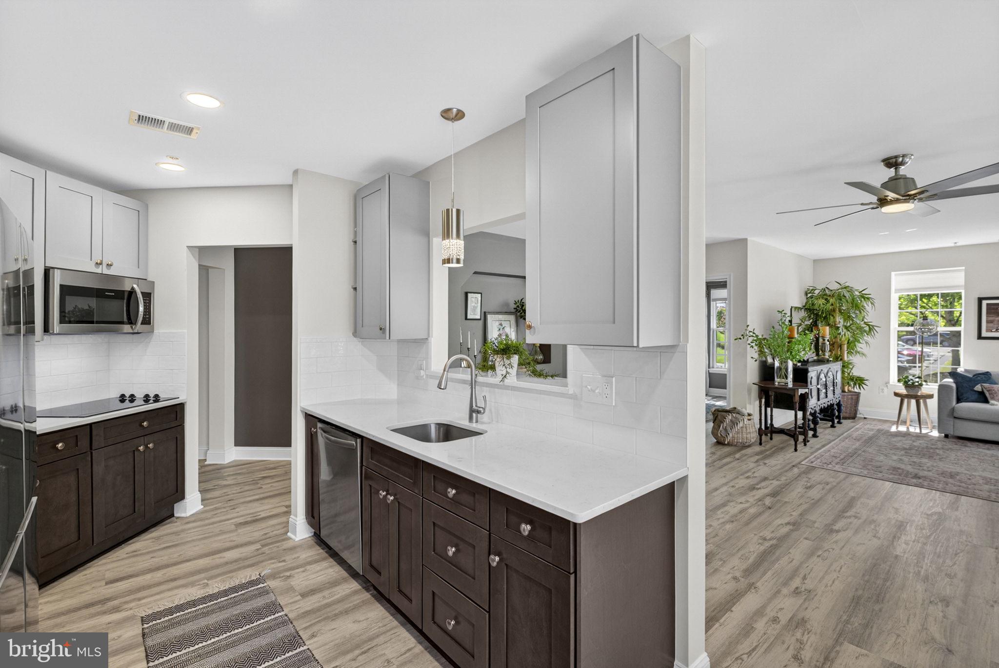 SUFFIELD MEADOWS - Residential