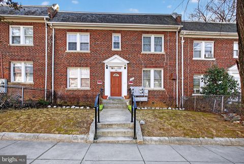 1305 ORREN STREET NE WASHINGTON DC 20002