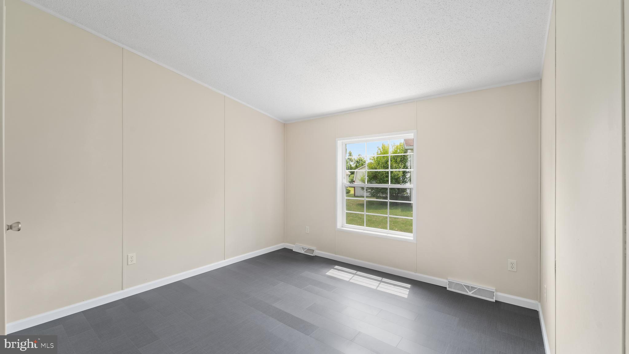 QUIET ACRES - Residential