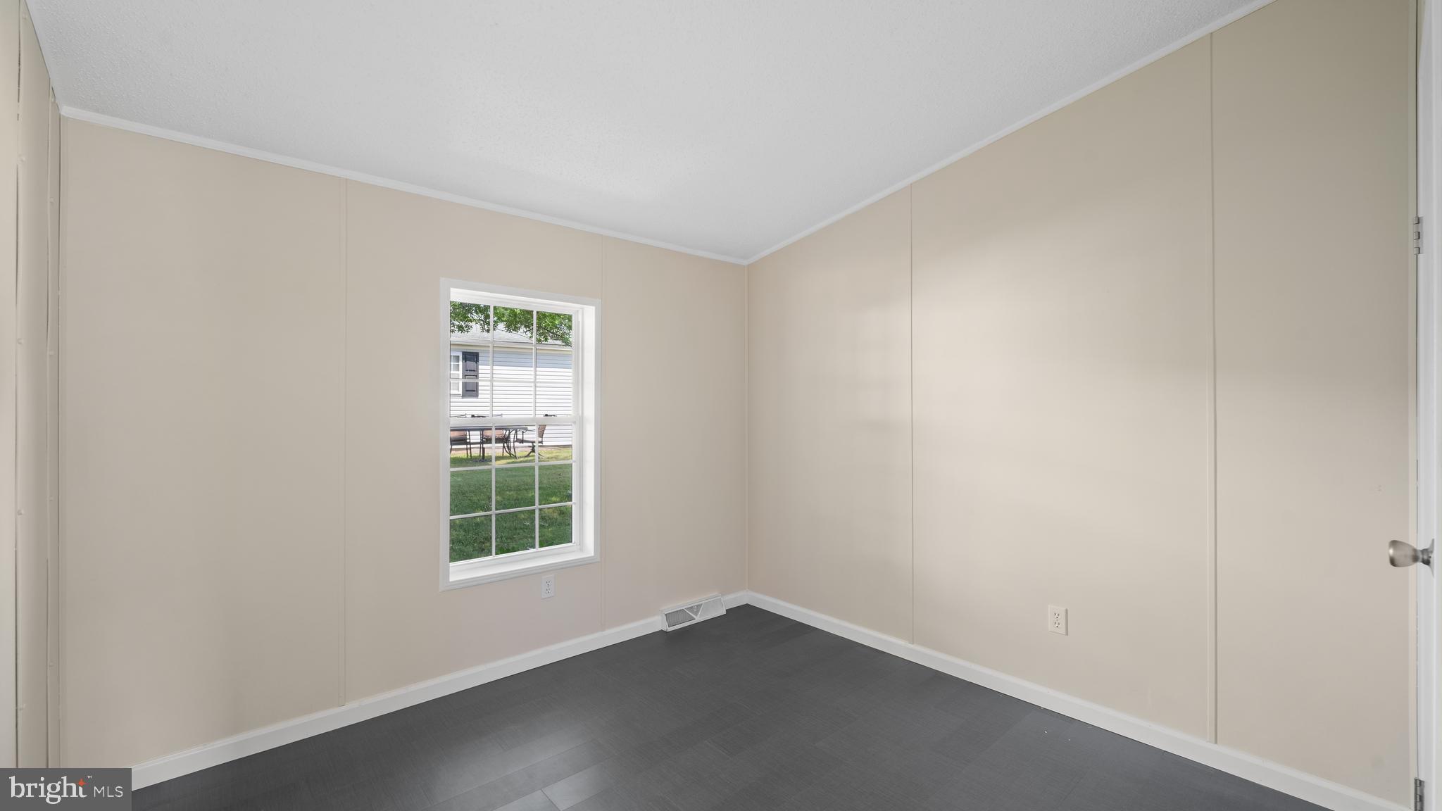 QUIET ACRES - Residential