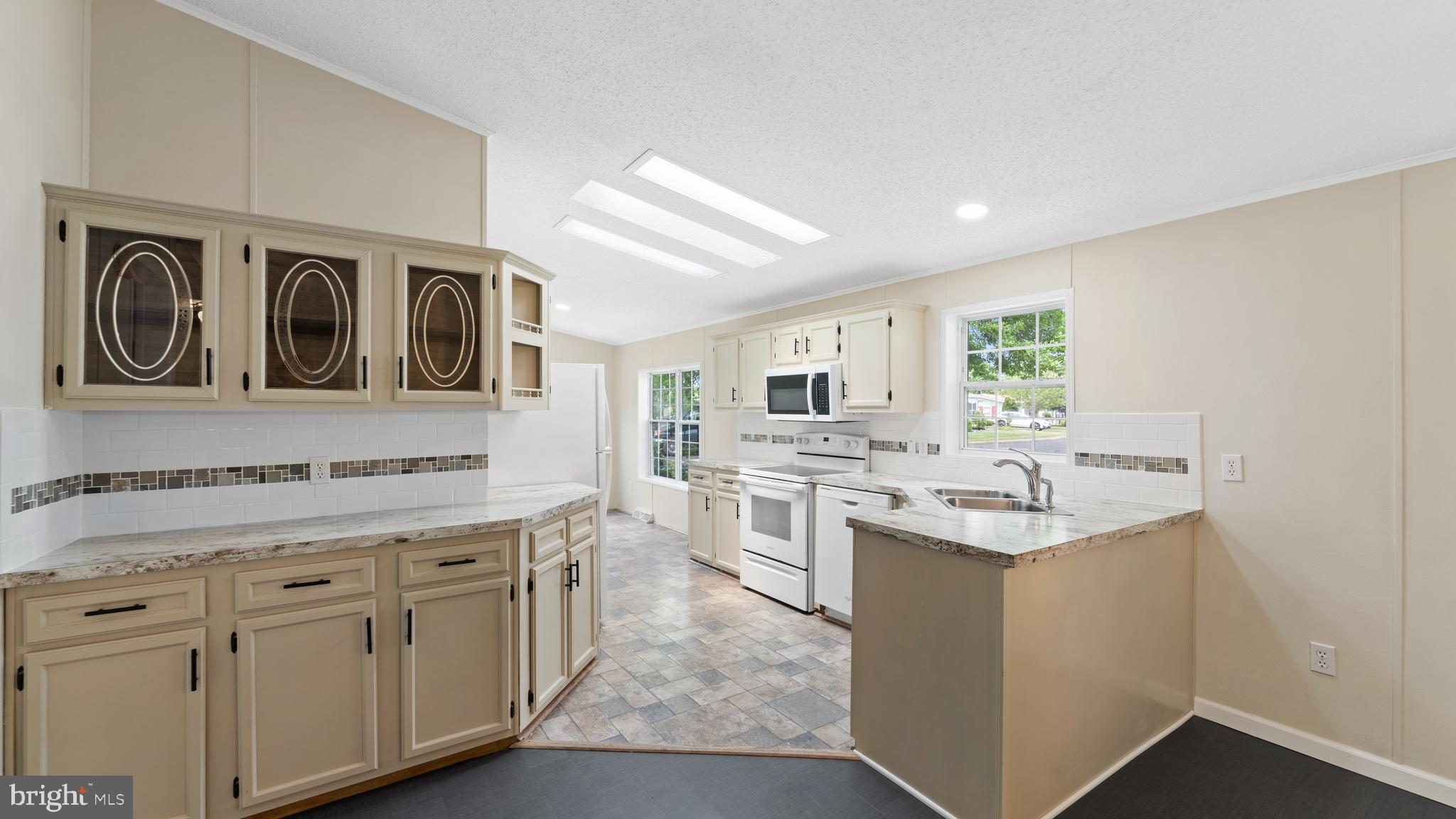 QUIET ACRES - Residential