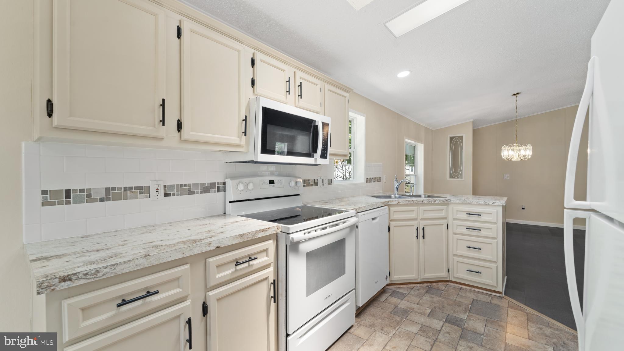 QUIET ACRES - Residential