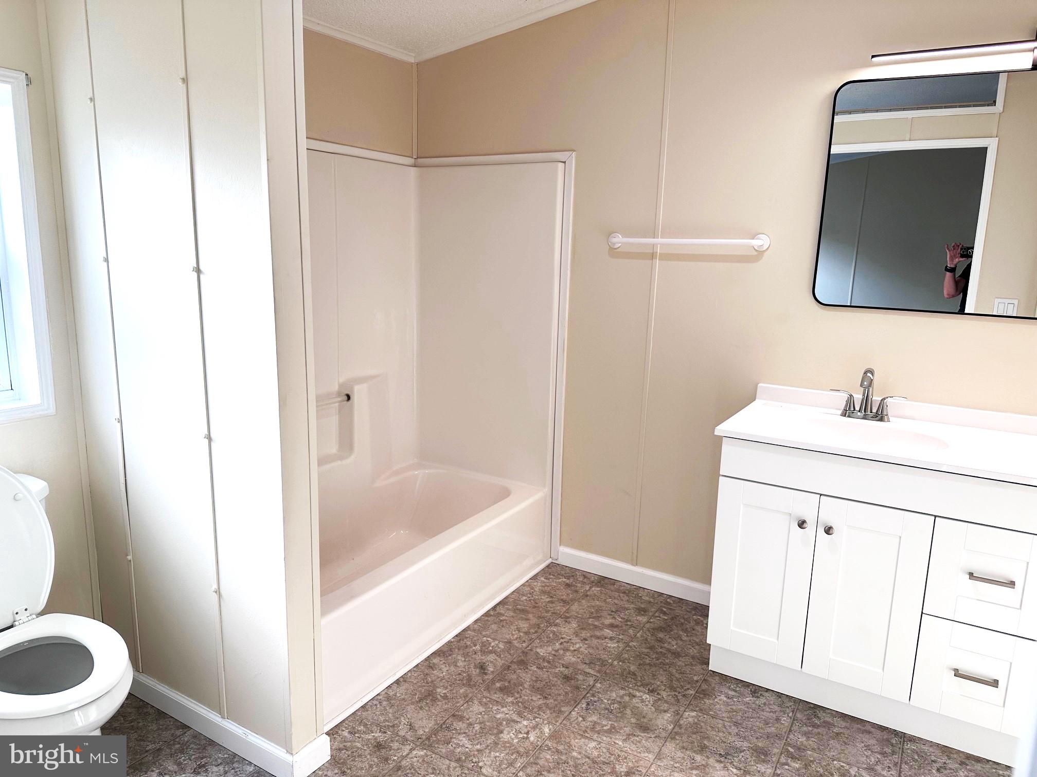 QUIET ACRES - Residential