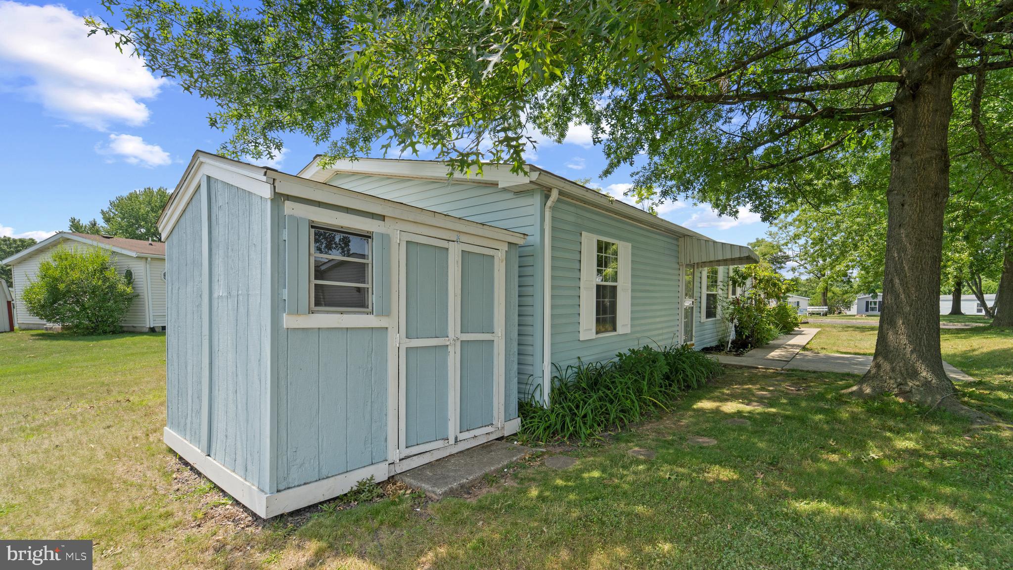 QUIET ACRES - Residential