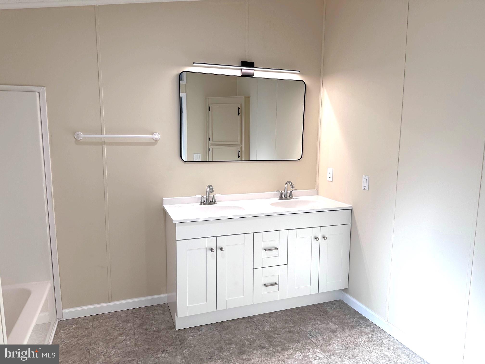 QUIET ACRES - Residential