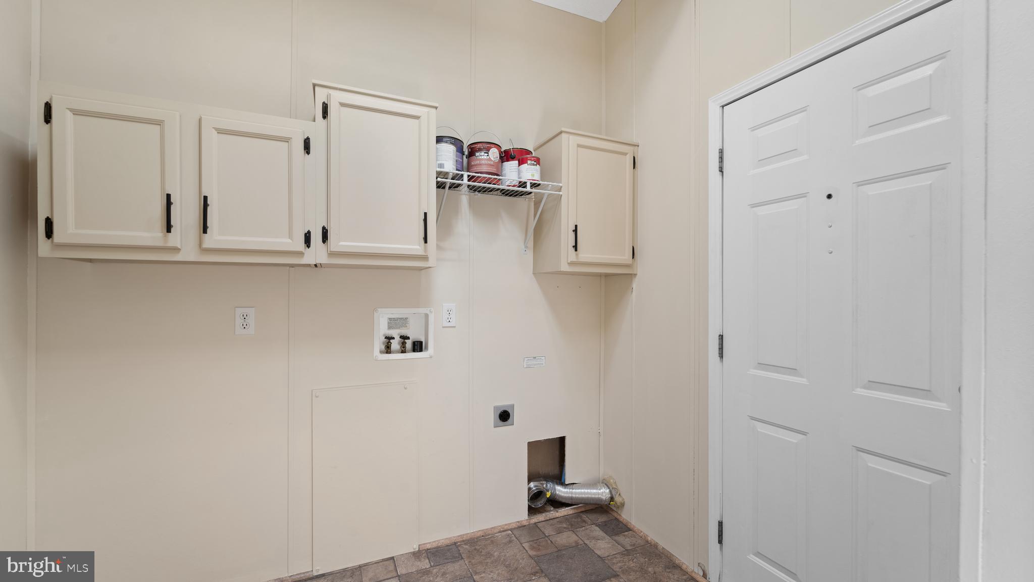 QUIET ACRES - Residential