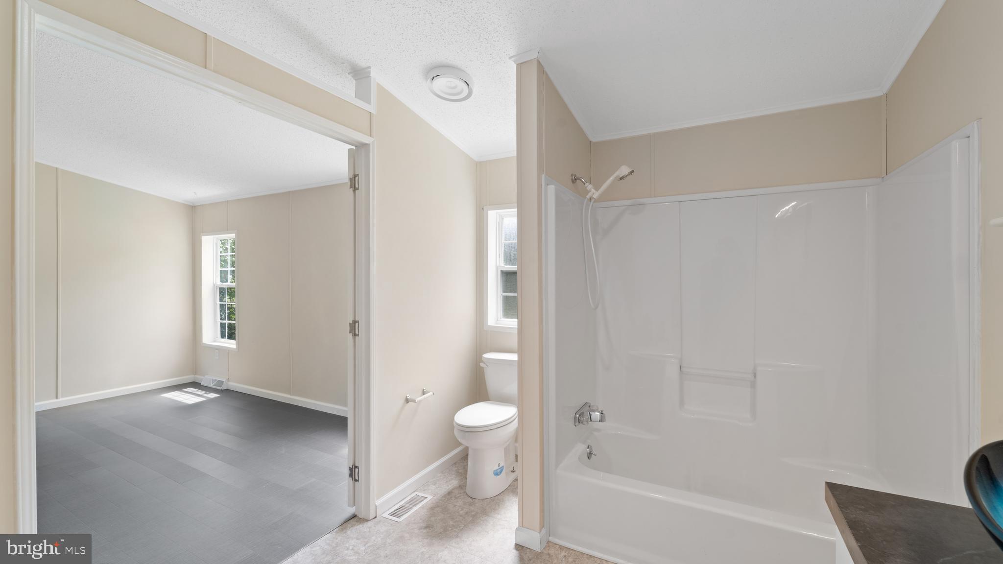 QUIET ACRES - Residential