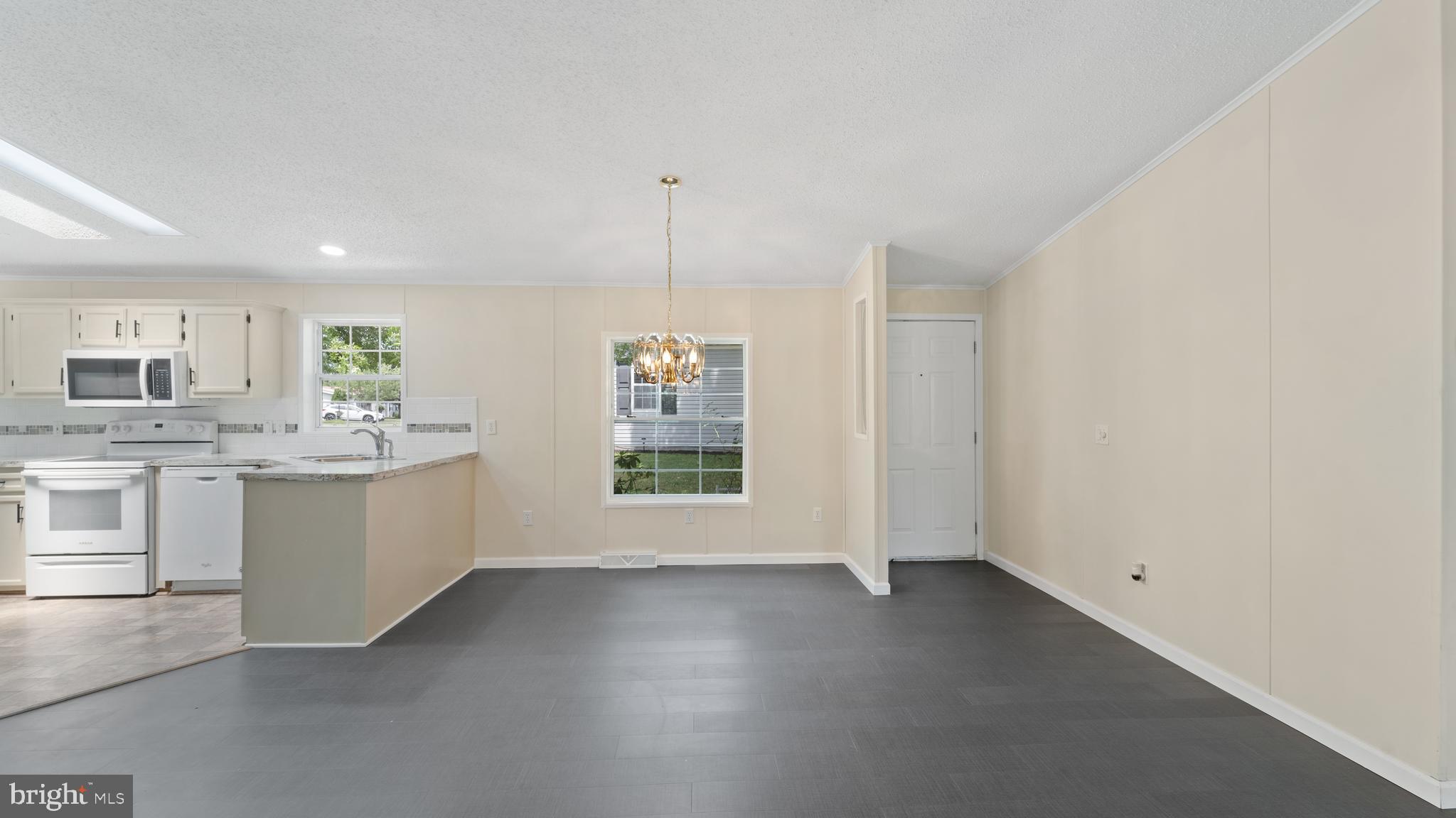 QUIET ACRES - Residential