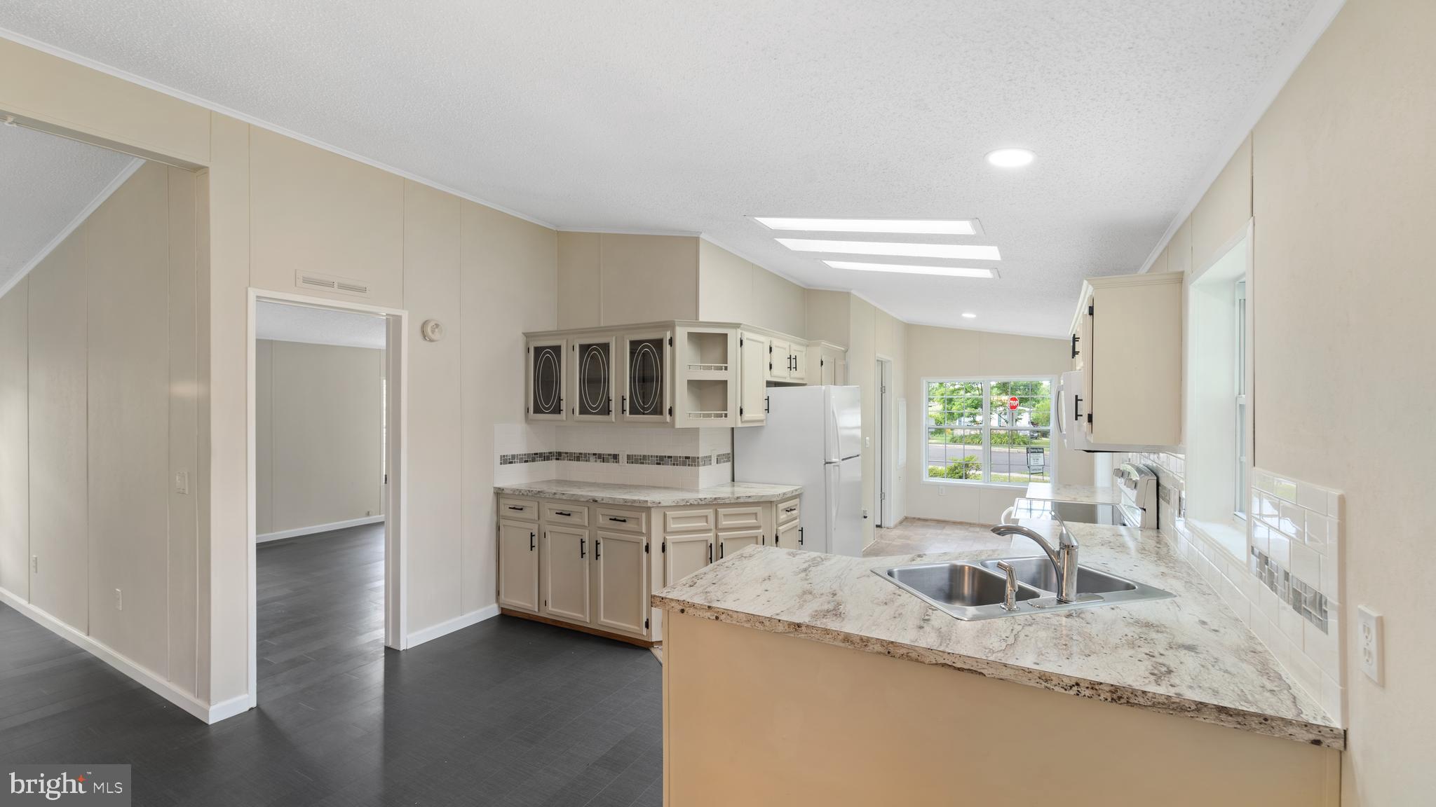 QUIET ACRES - Residential