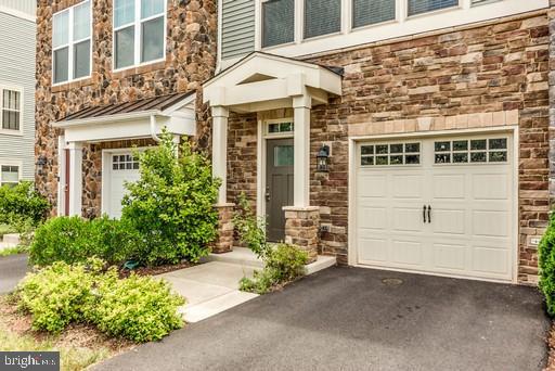 BRADLEY SQUARE - Residential Lease