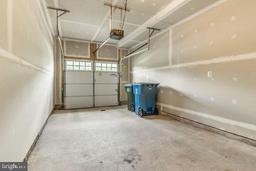 BRADLEY SQUARE - Residential Lease