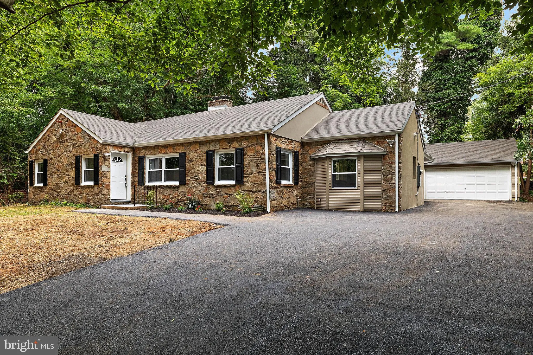 2306 Woods Rd  