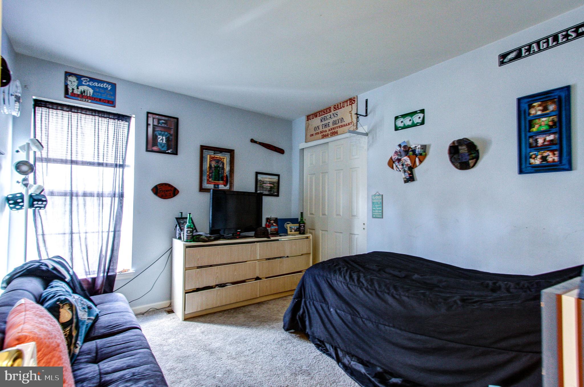 LINFIELD KNOLL - Residential