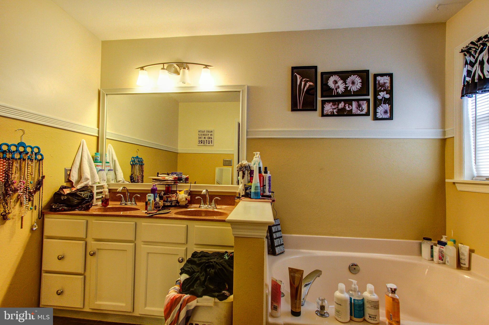 LINFIELD KNOLL - Residential