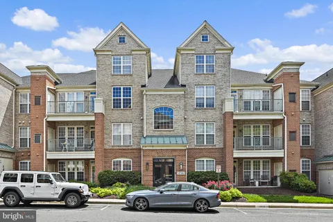12160 Abington Hall Place Unit 303, Reston, VA MLS: VAFX2238738