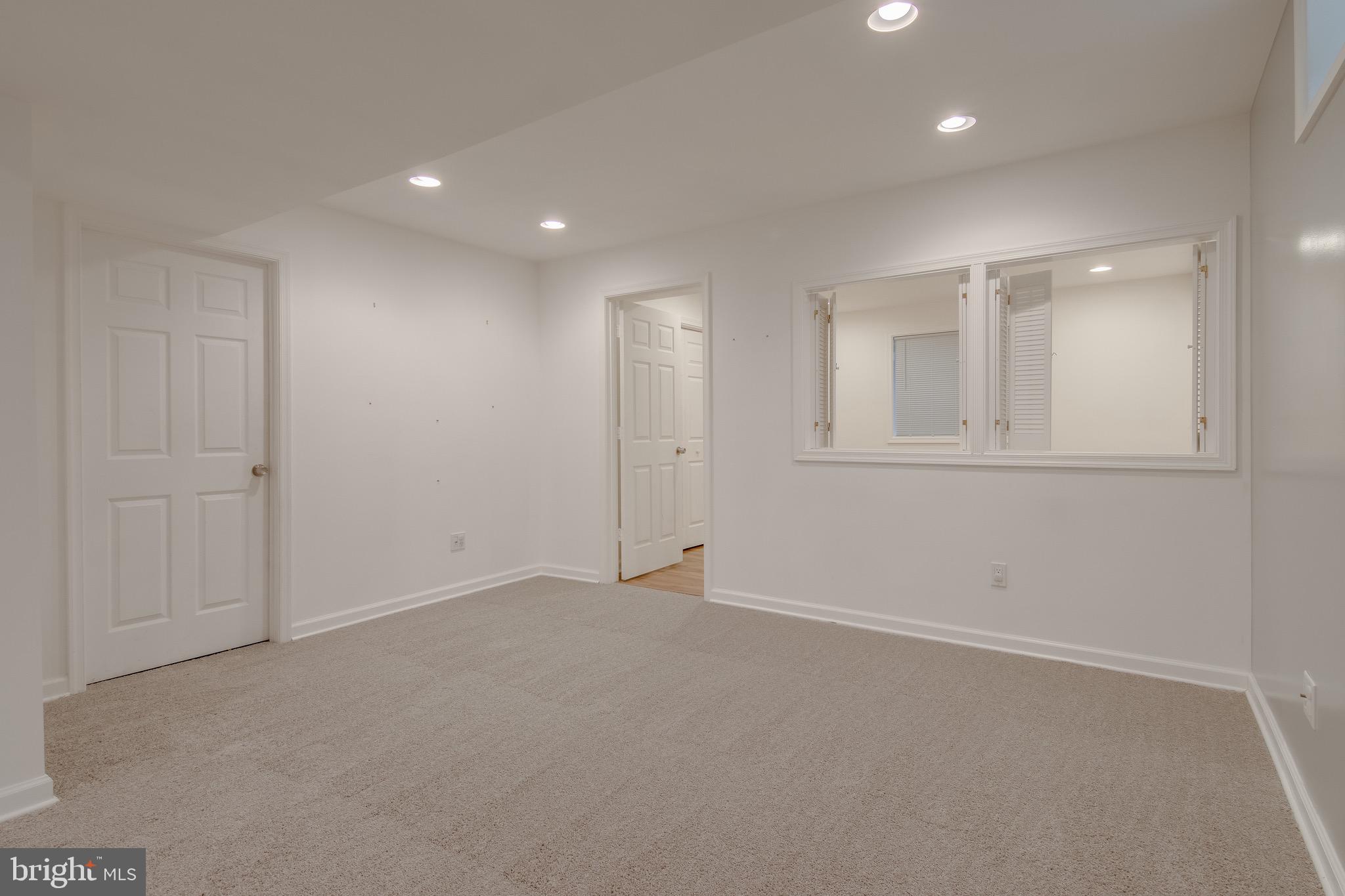 FOX CHASE - Residential