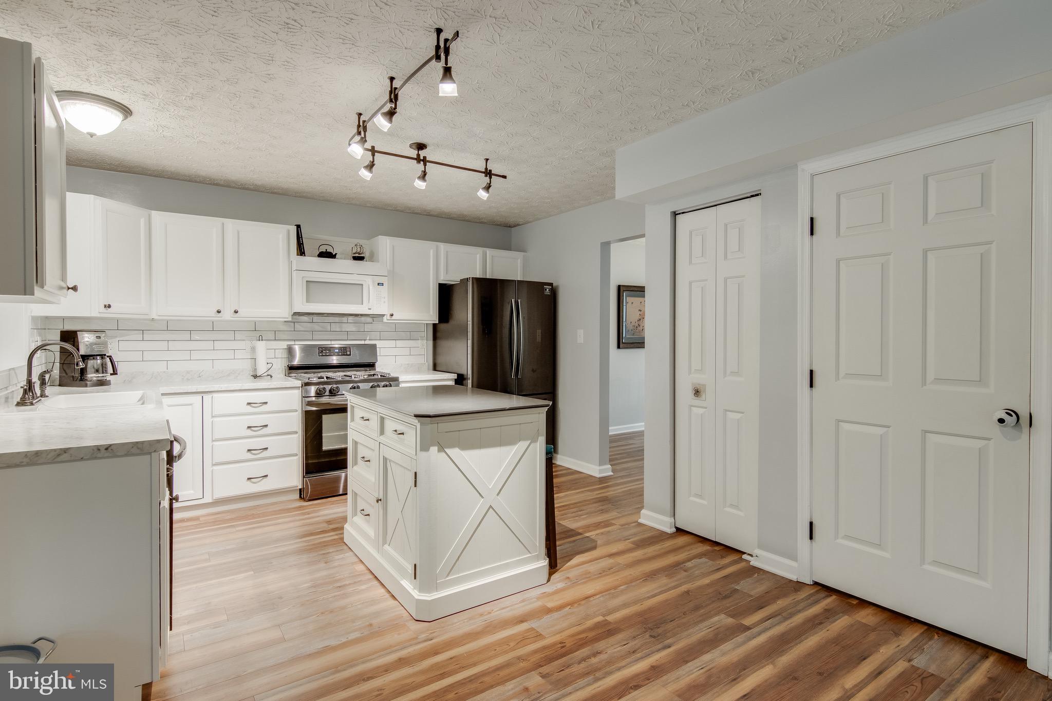 FOX CHASE - Residential