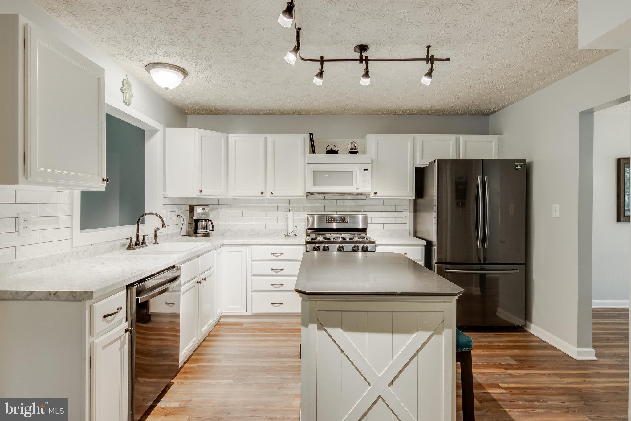 FOX CHASE - Residential