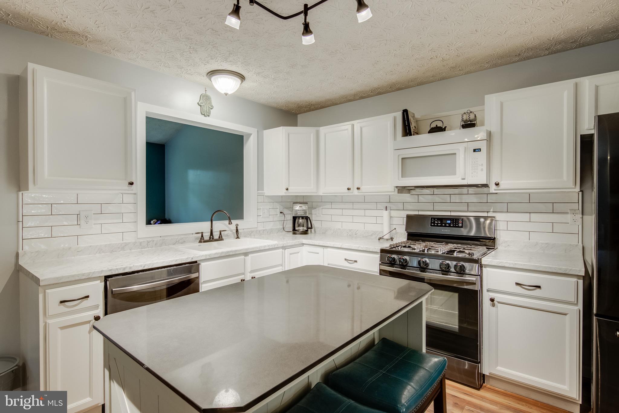 FOX CHASE - Residential