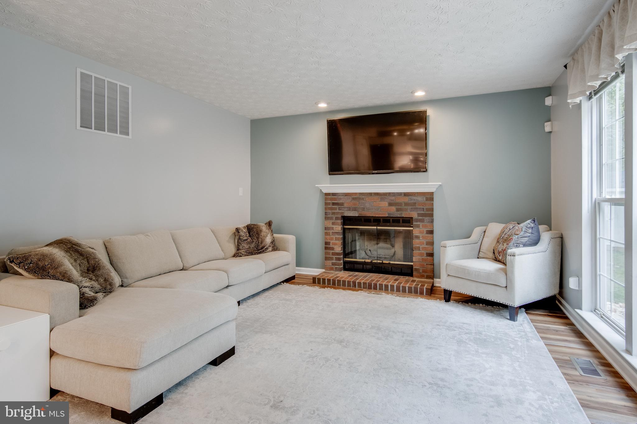 FOX CHASE - Residential