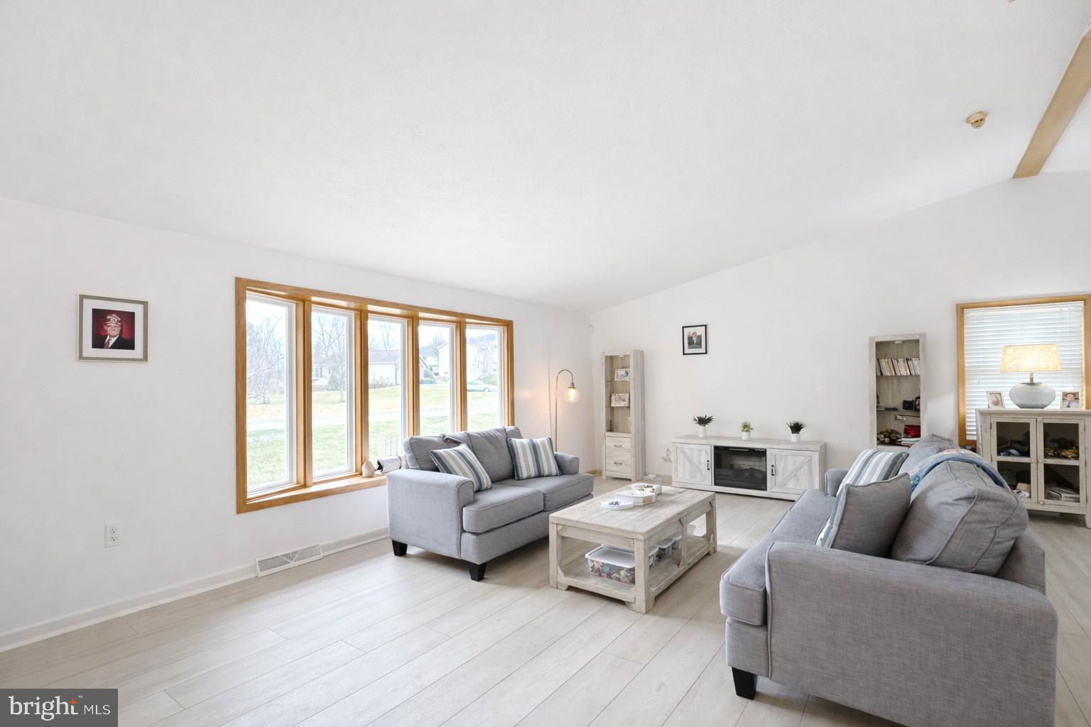 ROLLING OAKS - Residential