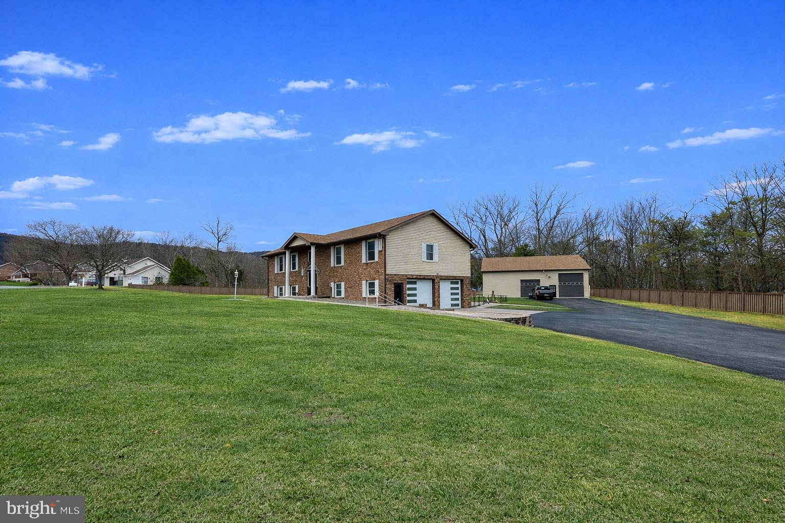 ROLLING OAKS - Residential
