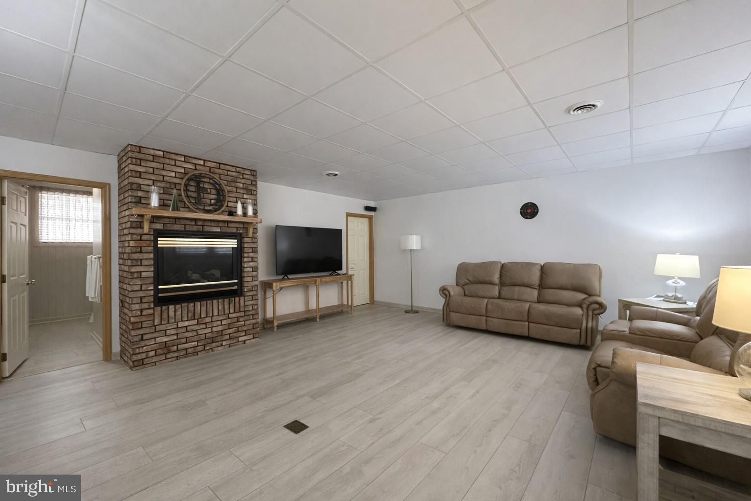 ROLLING OAKS - Residential