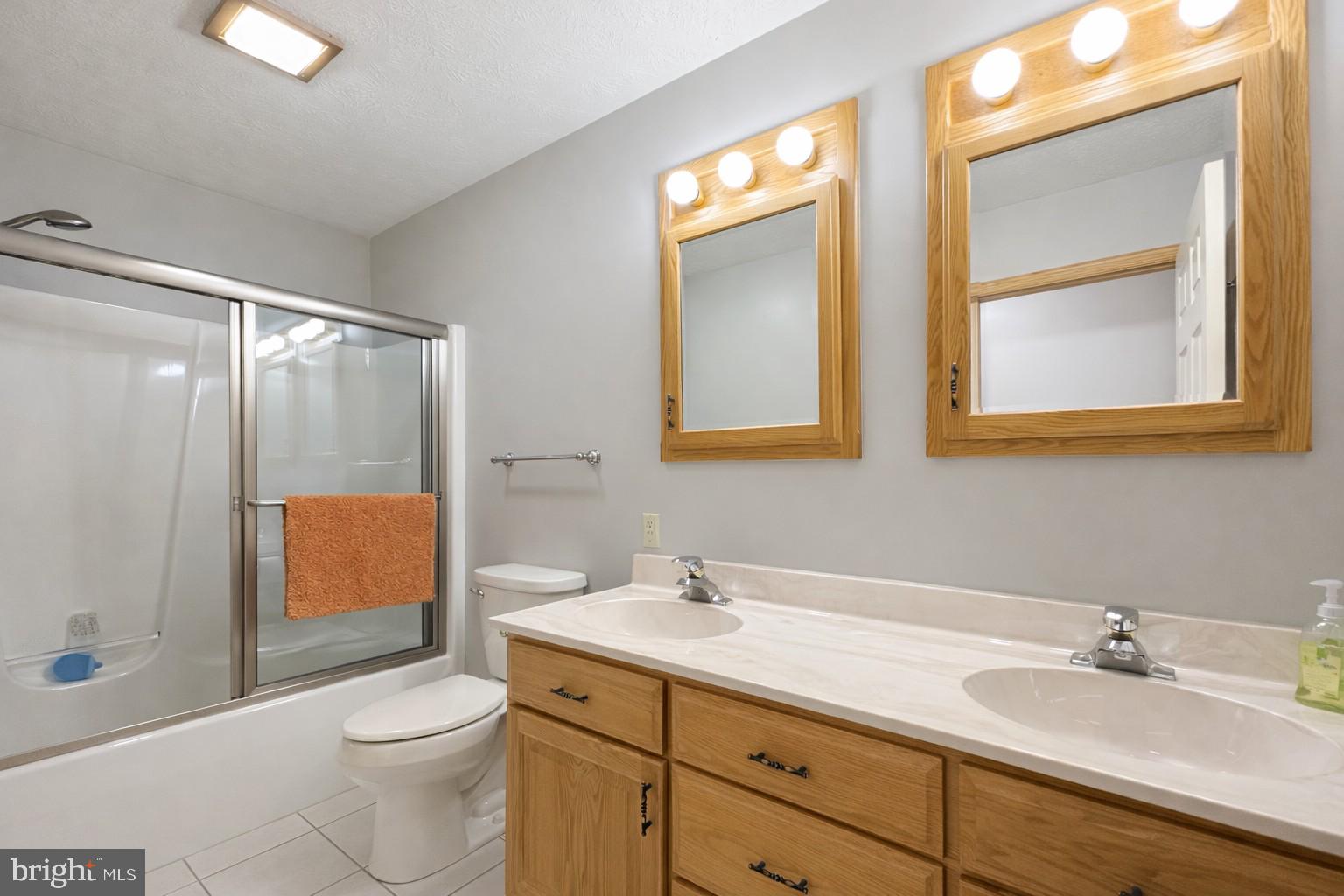 ROLLING OAKS - Residential