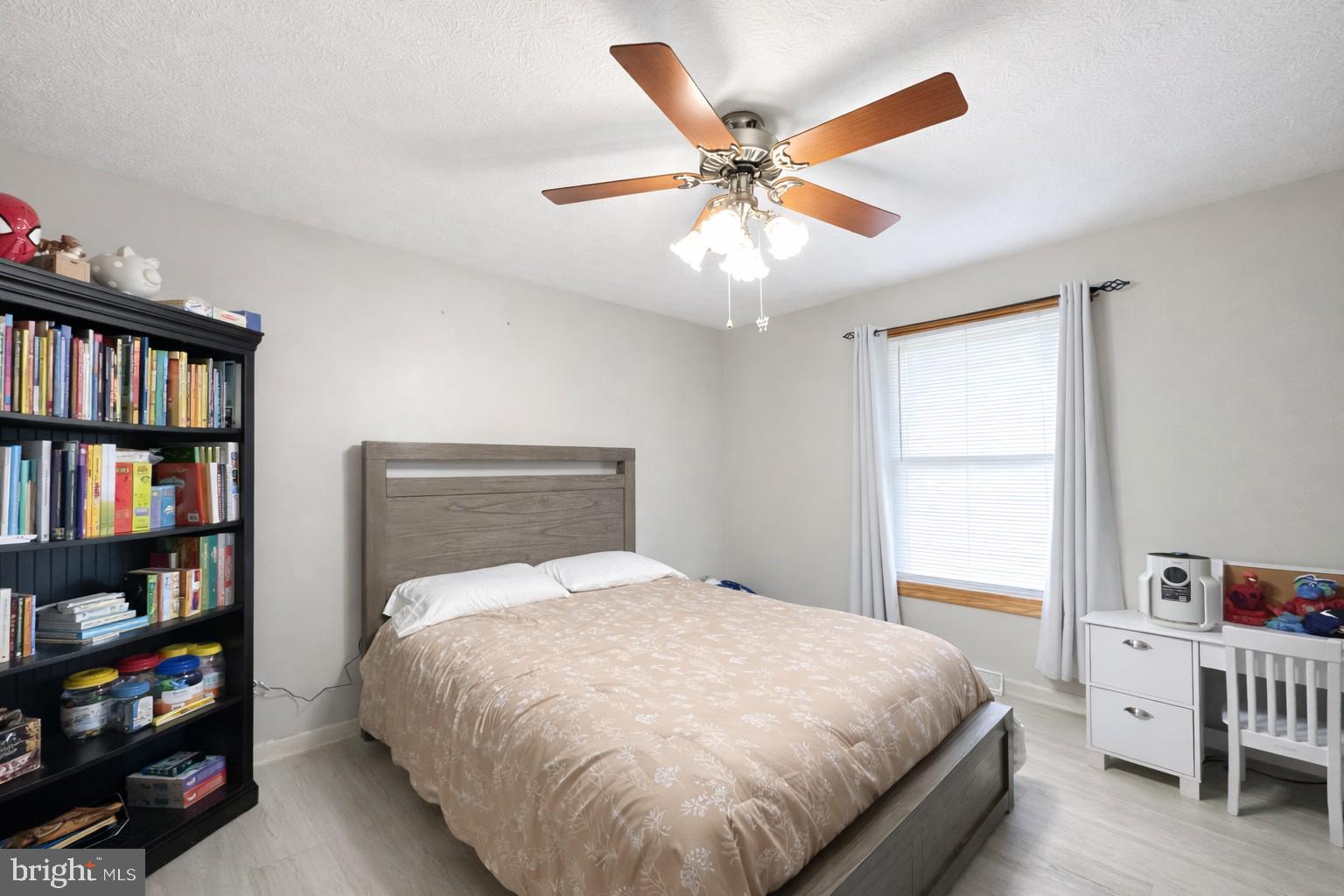 ROLLING OAKS - Residential