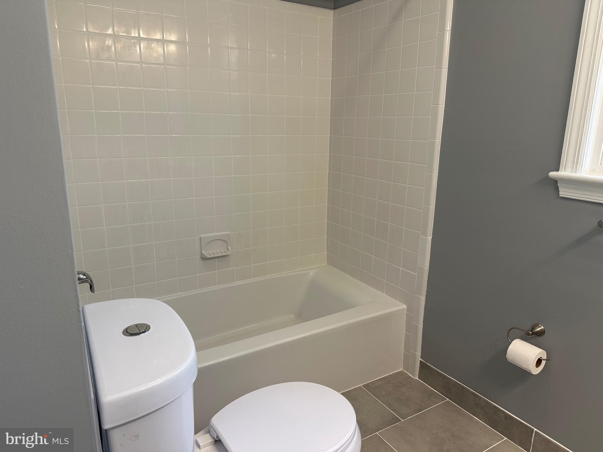 BUCKNELL MANOR - Residential Lease