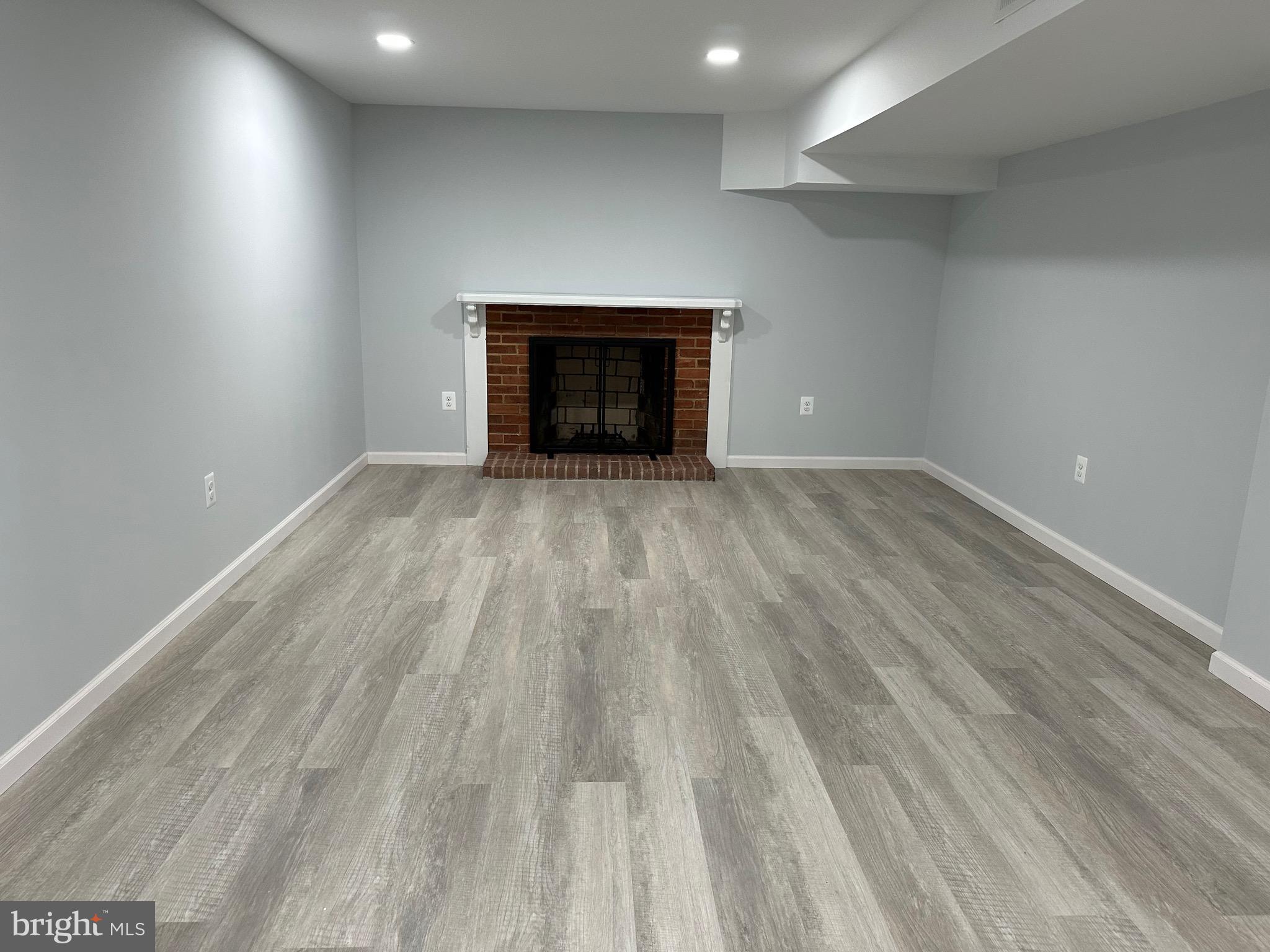 BUCKNELL MANOR - Residential Lease