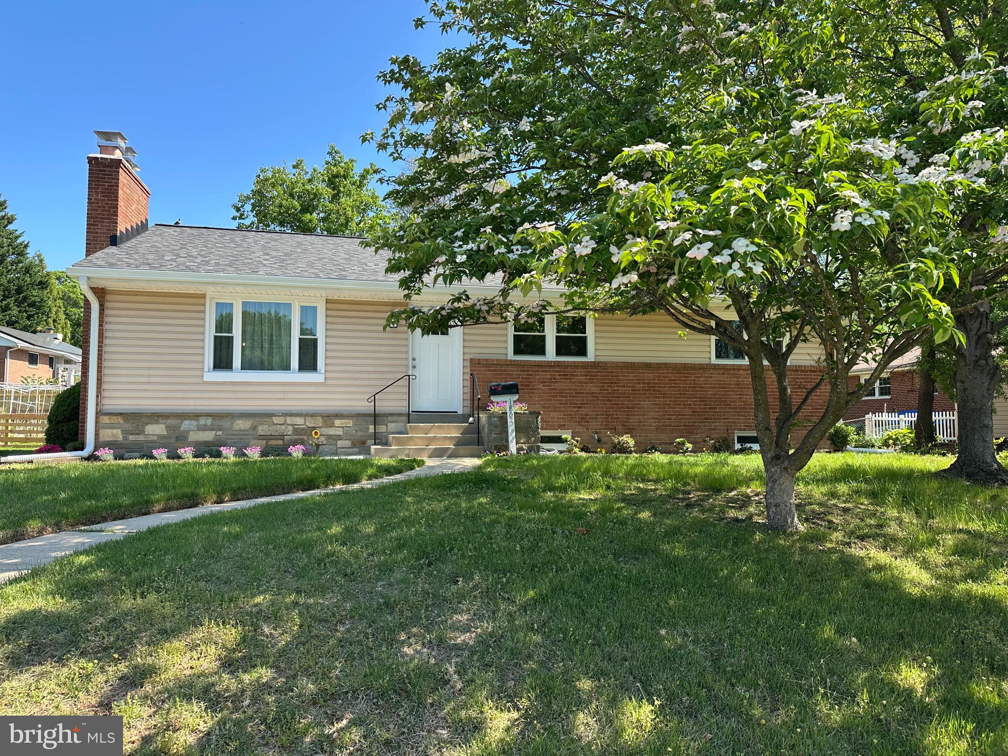 BUCKNELL MANOR - Residential Lease