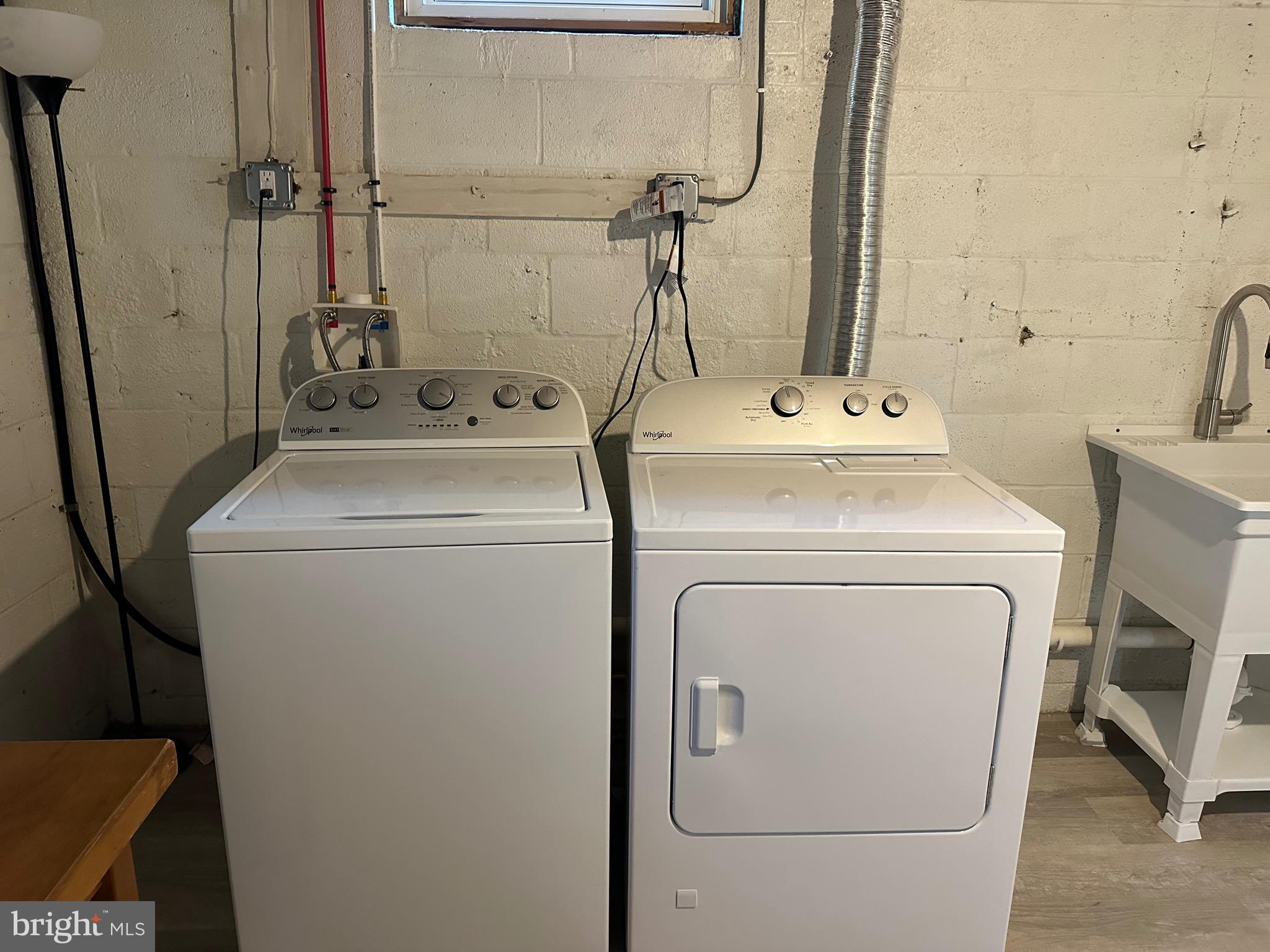 BUCKNELL MANOR - Residential Lease