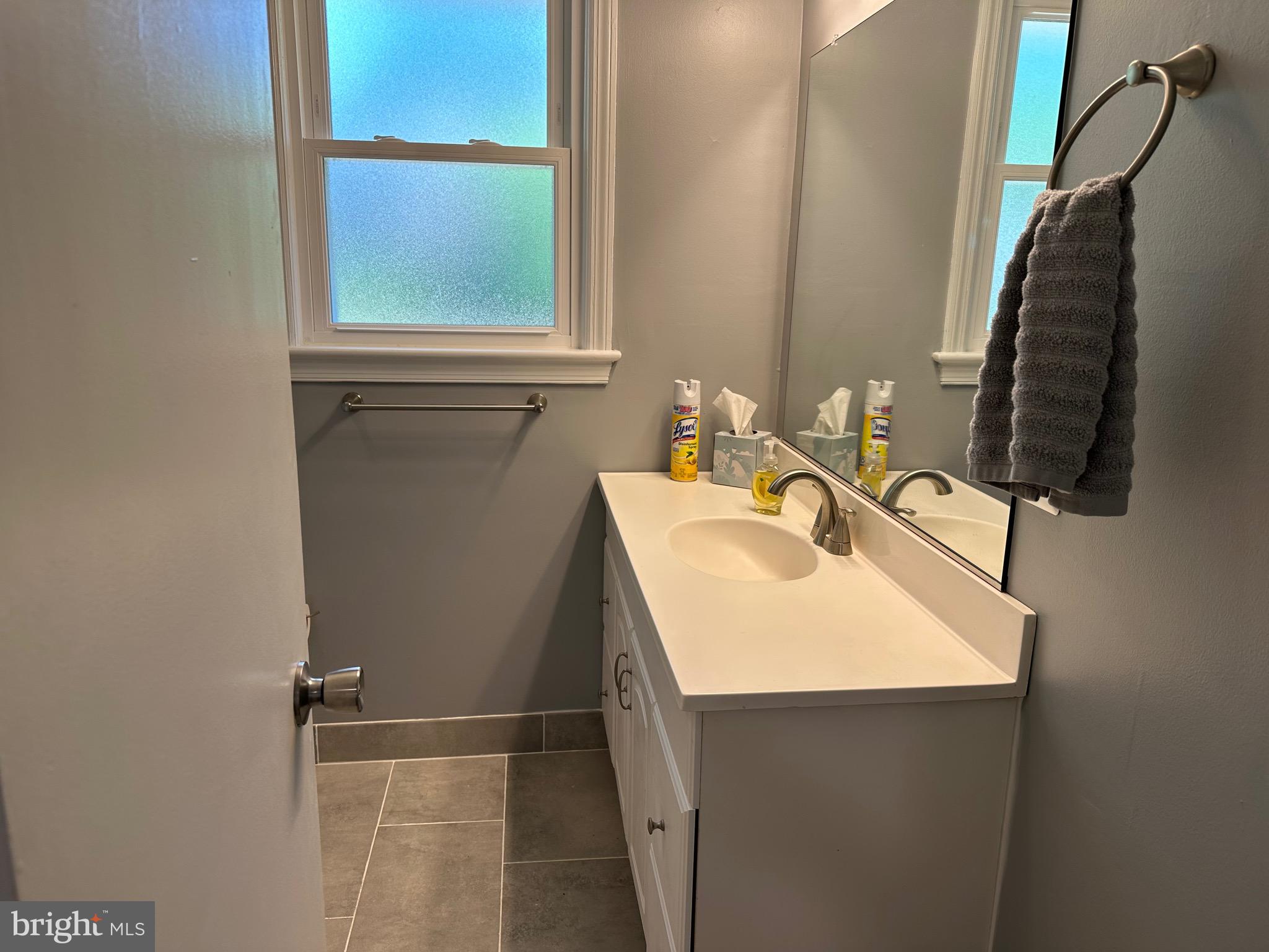 BUCKNELL MANOR - Residential Lease