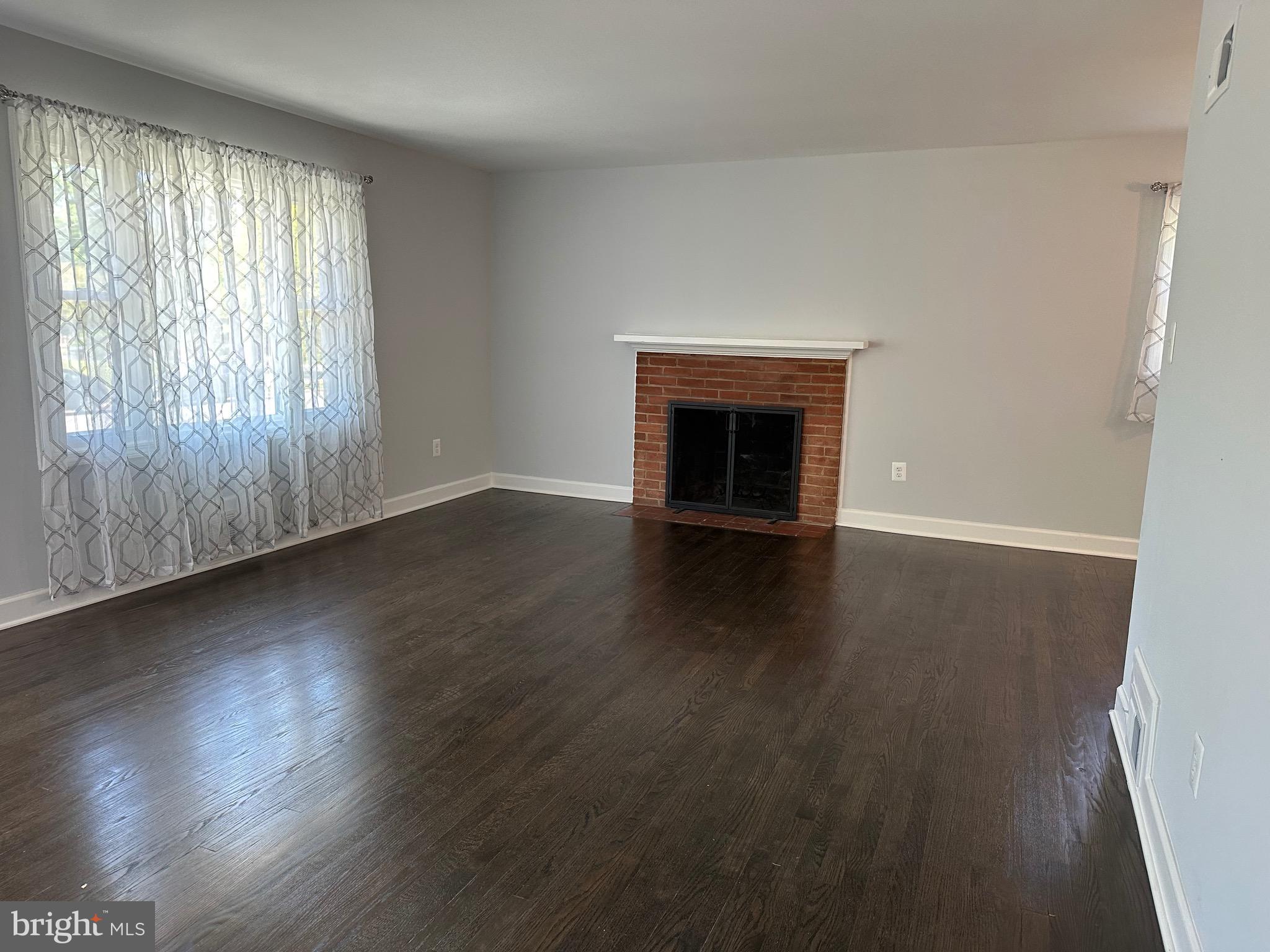 BUCKNELL MANOR - Residential Lease