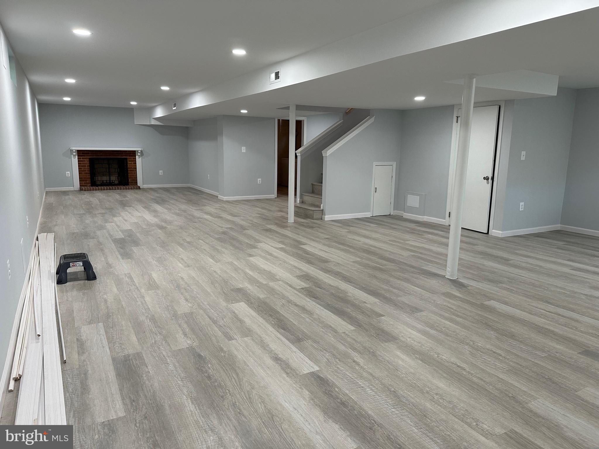 BUCKNELL MANOR - Residential Lease