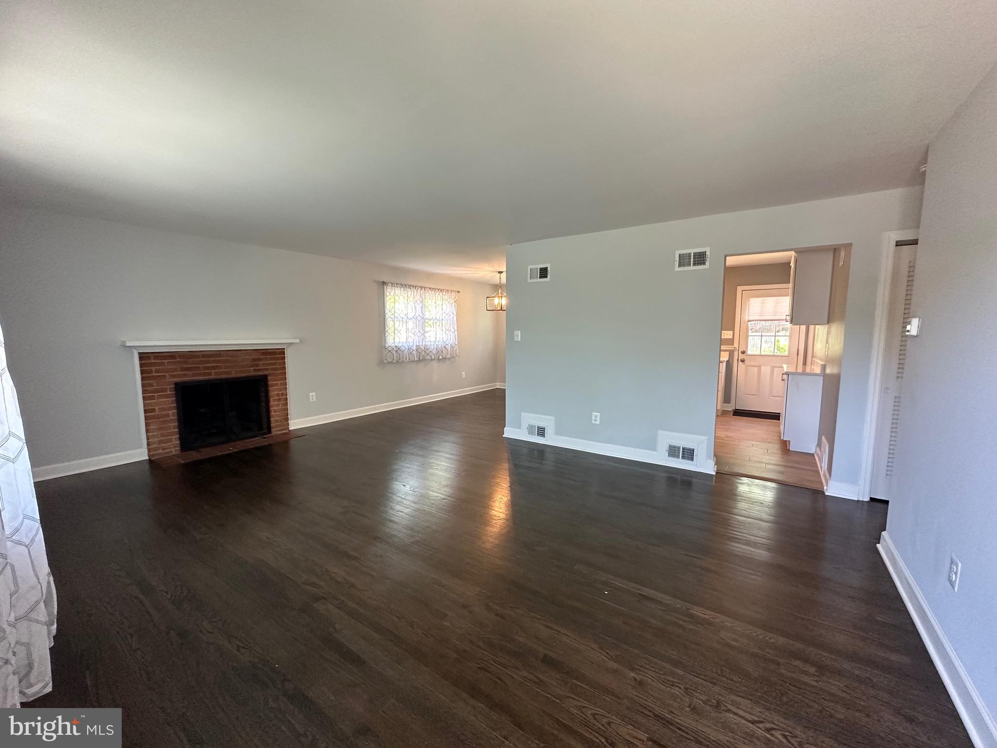 BUCKNELL MANOR - Residential Lease