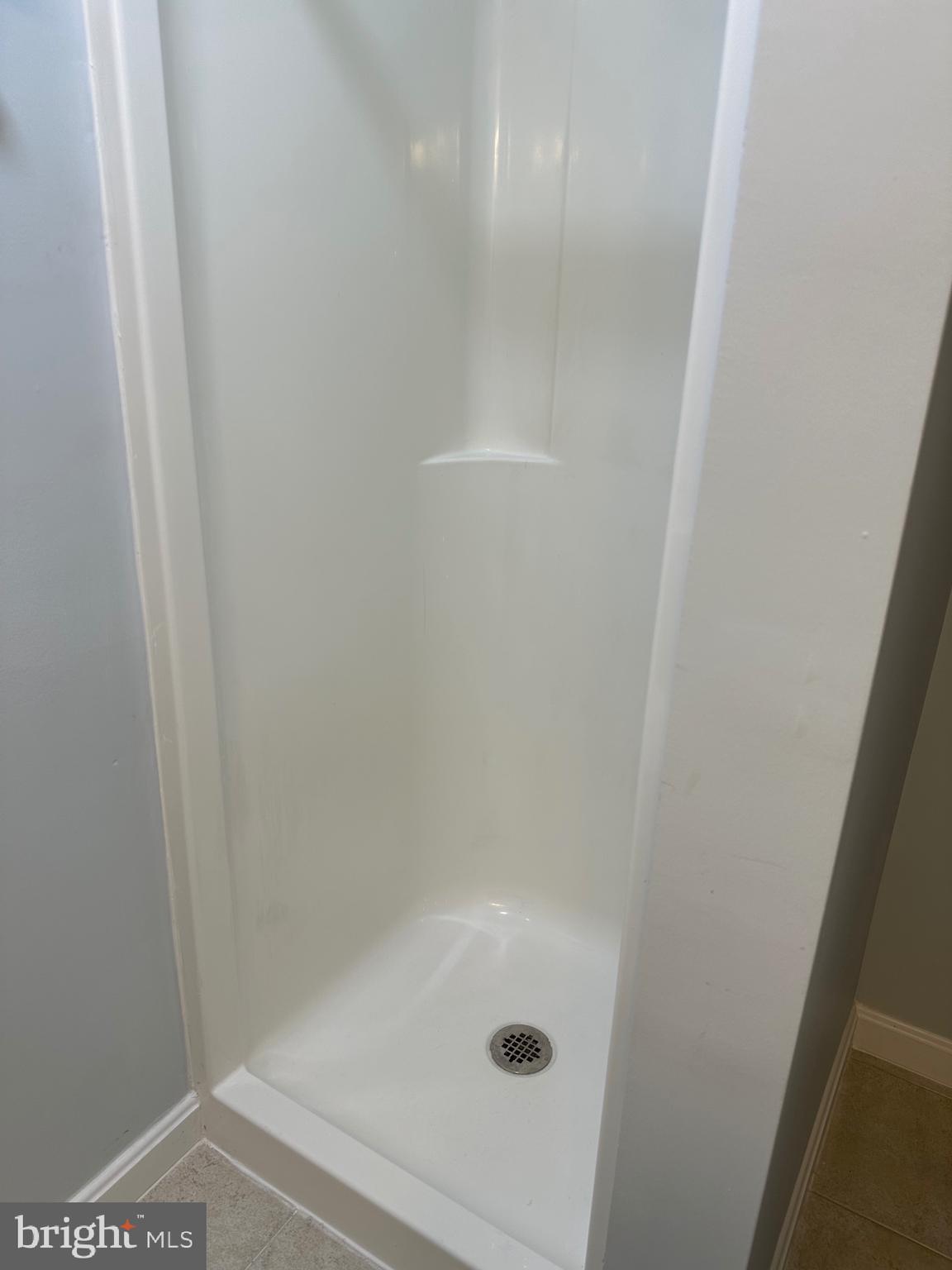 BUCKNELL MANOR - Residential Lease