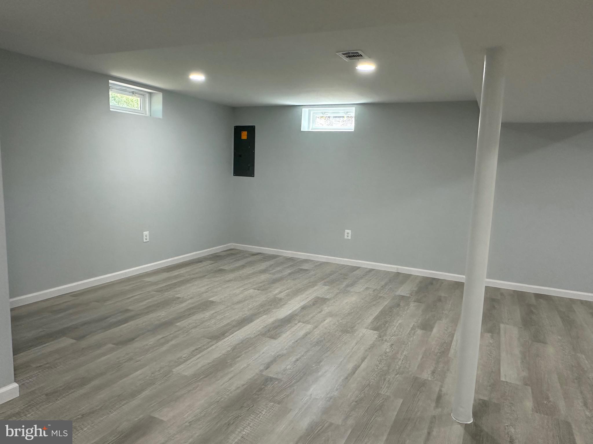 BUCKNELL MANOR - Residential Lease