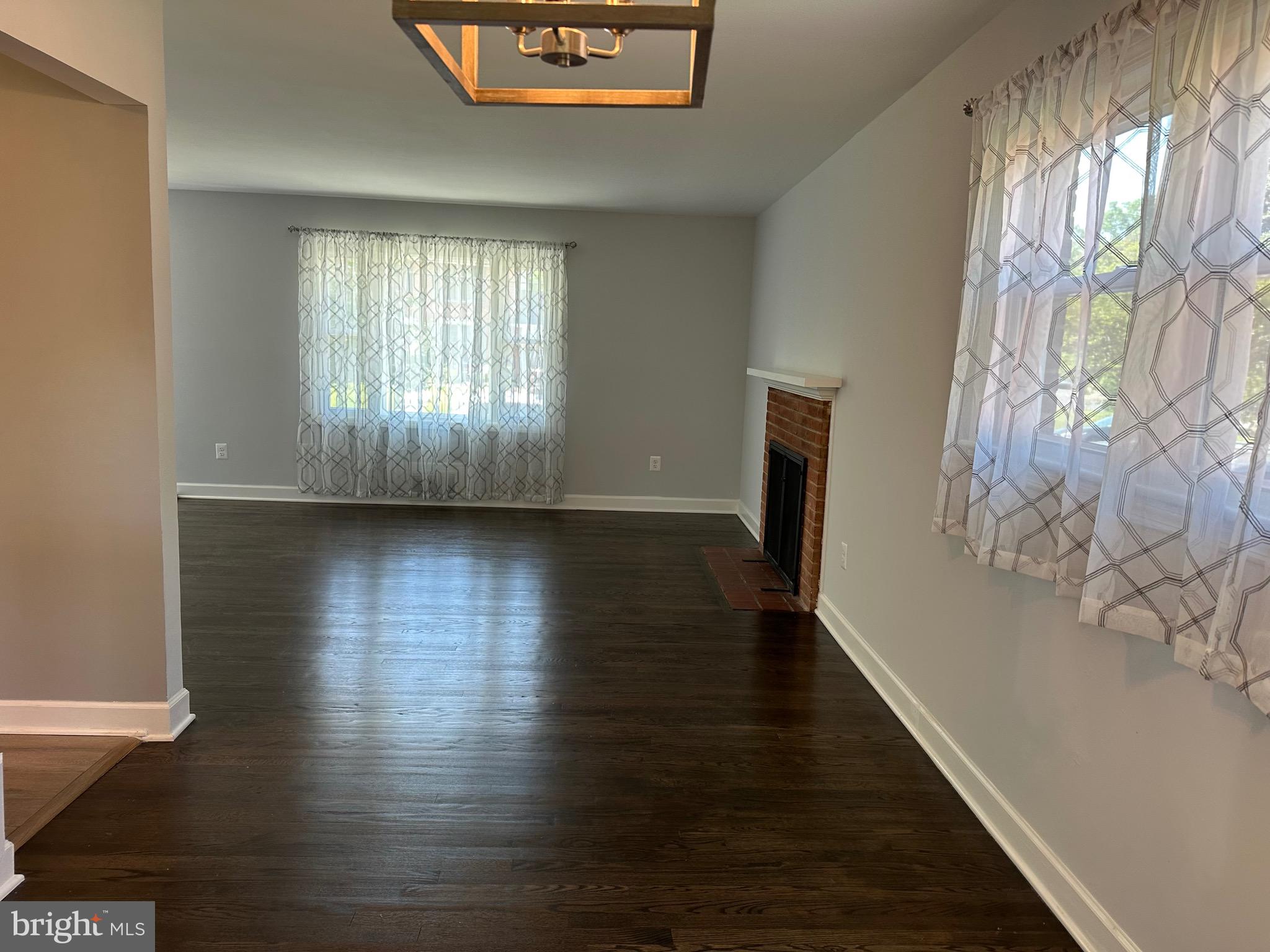 BUCKNELL MANOR - Residential Lease