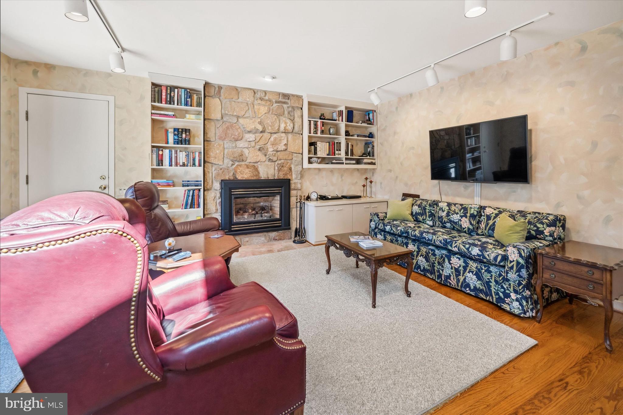 FAIRTHORNE - Residential