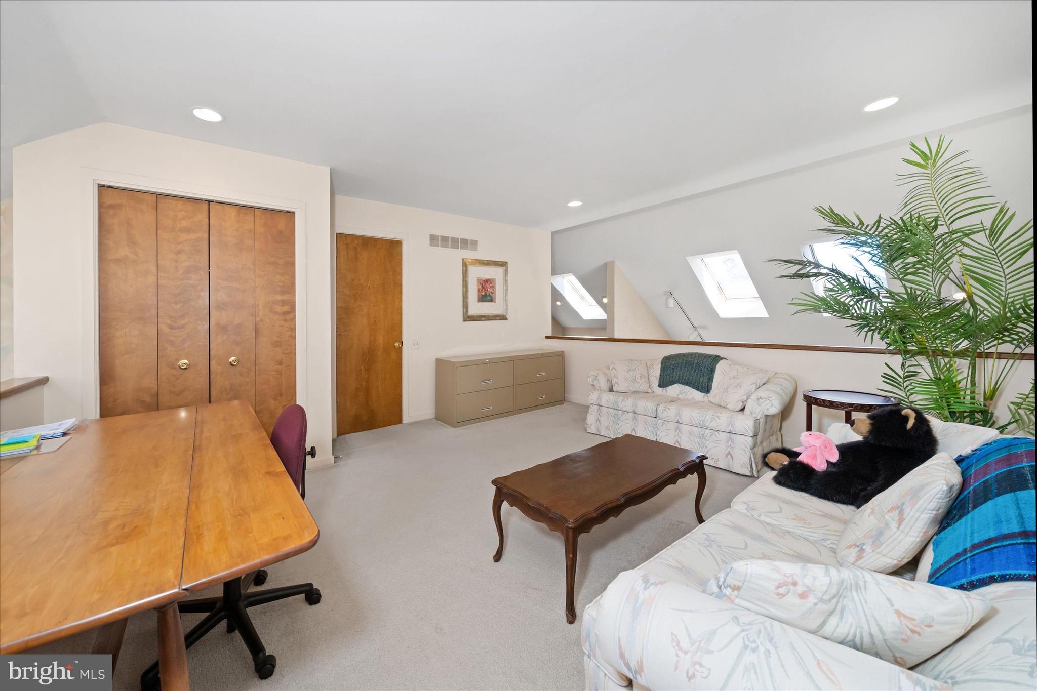 FAIRTHORNE - Residential