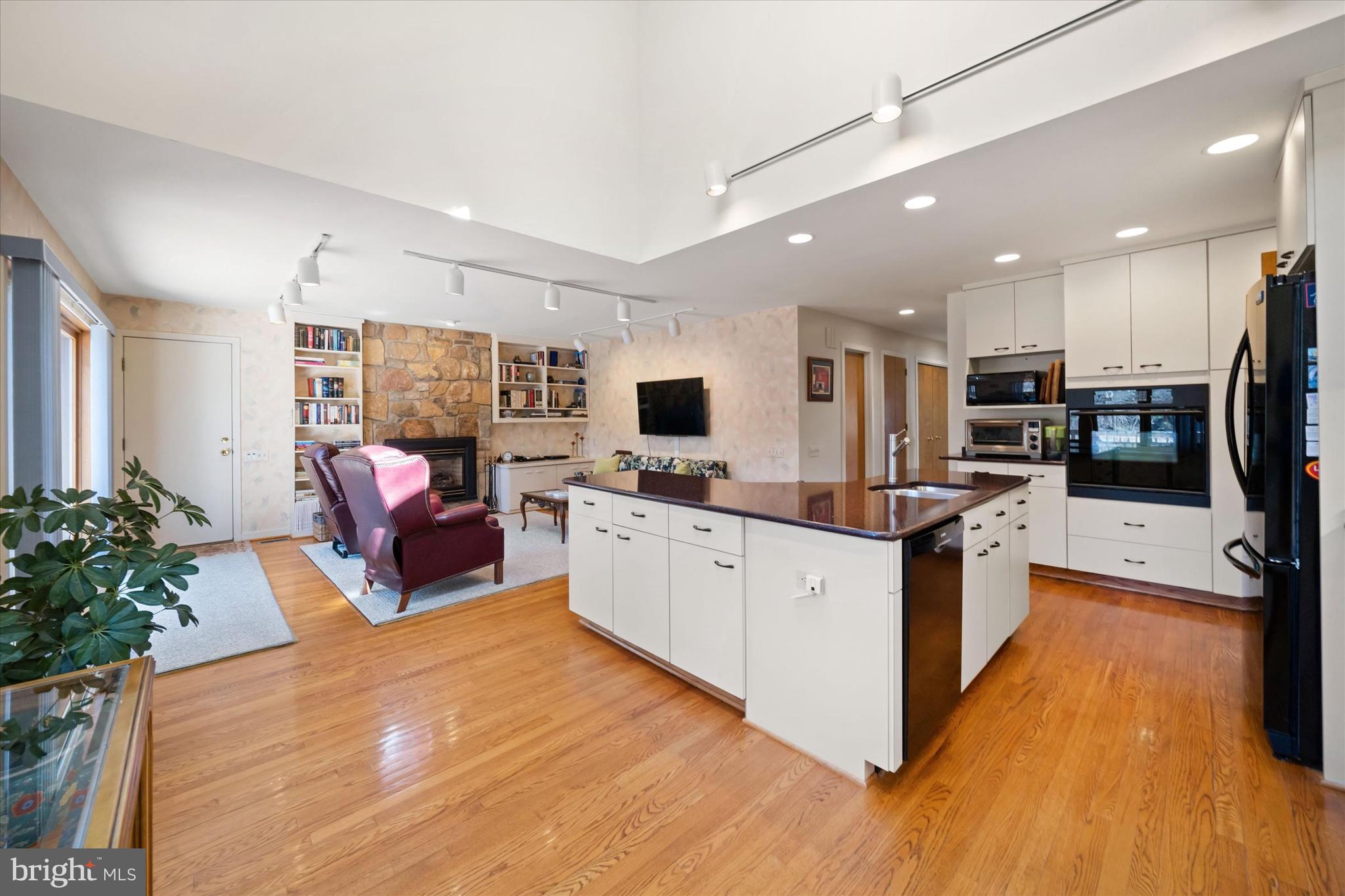 FAIRTHORNE - Residential