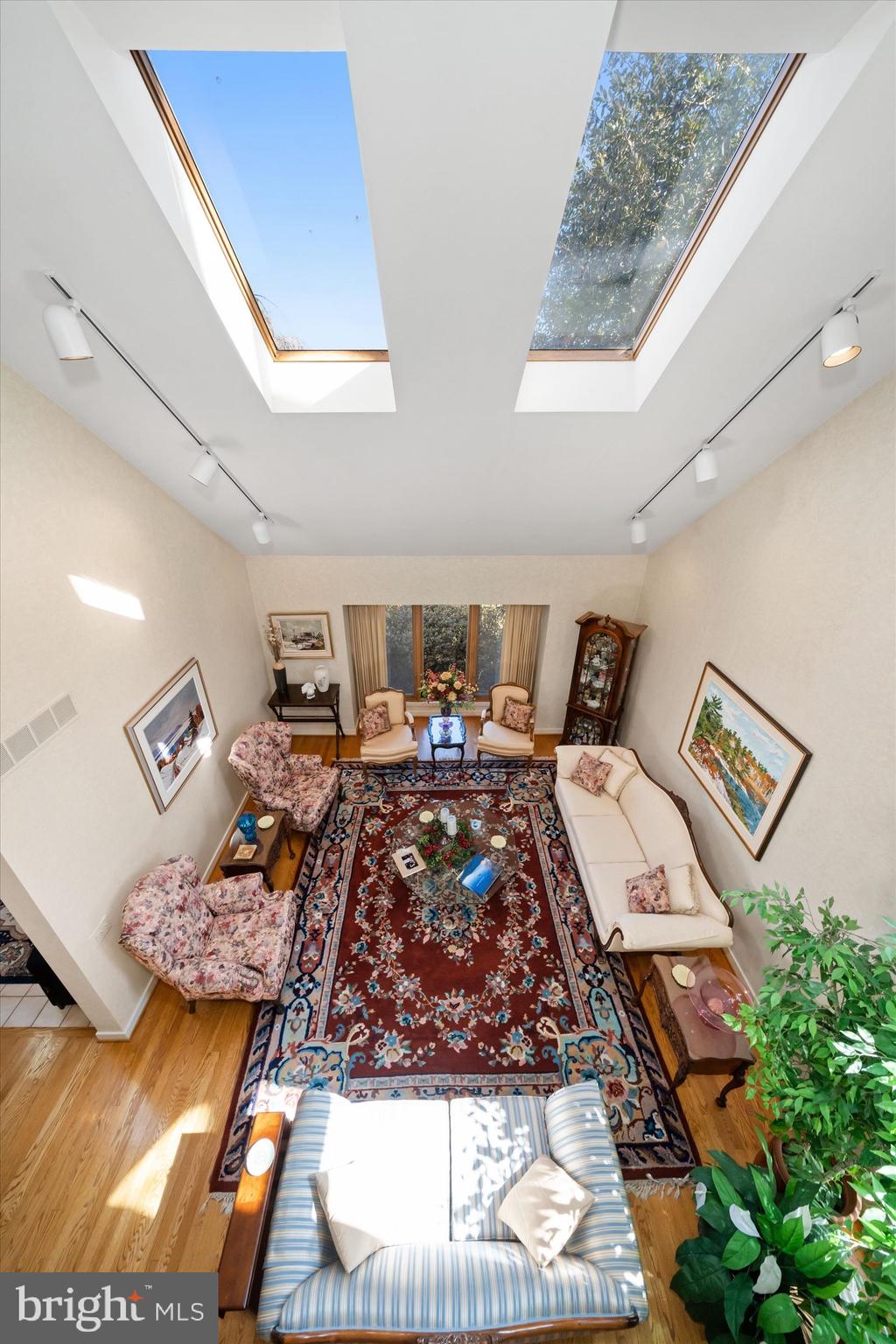 FAIRTHORNE - Residential