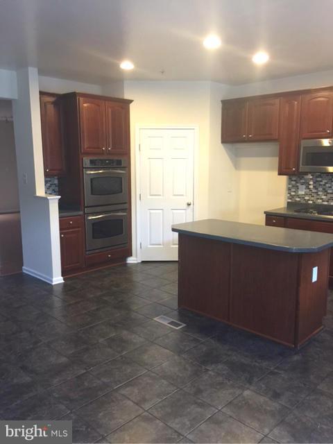 PRESERVE AT MANOR WOODS - Residential Lease