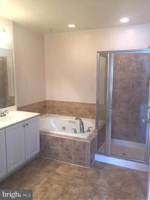 PRESERVE AT MANOR WOODS - Residential Lease