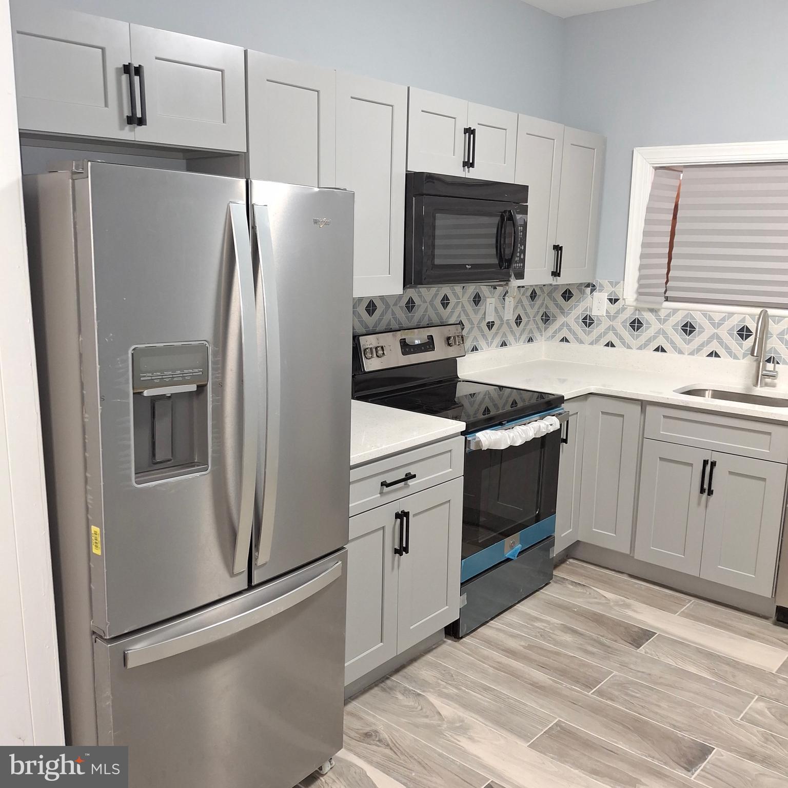 Just Reduced !!!
Great cash flow with guaranteed rent, in Mt. Clair Junction area. Section 8 tenant rented previously, Lead testing done, monitored security system, house shows well. Don't miss it. Showingtime, appointment required.